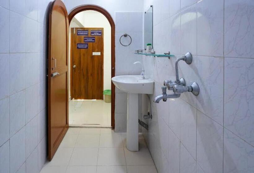 Номер Deluxe, Ratnoop Inn , Junglighat