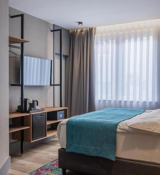 اتاق استاندارد, Square By Margo