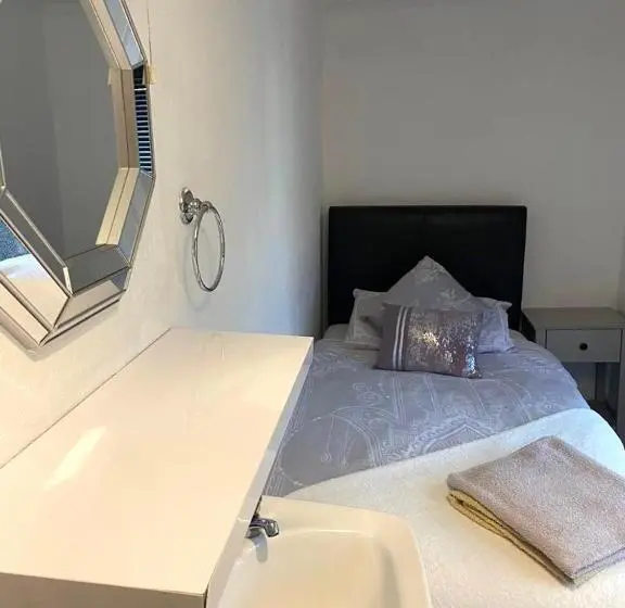 Standard Yhden Hengen Huone, Villa Guest House