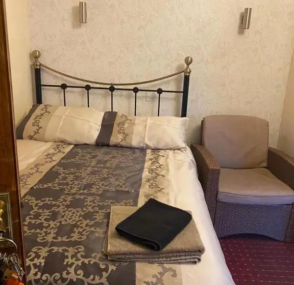 Perhehuone, Villa Guest House