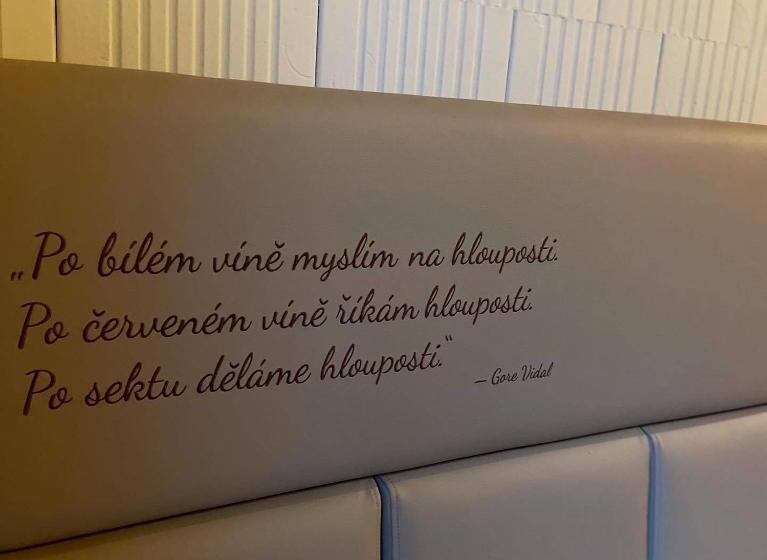 غرفة ديلوكس, Sklep 38