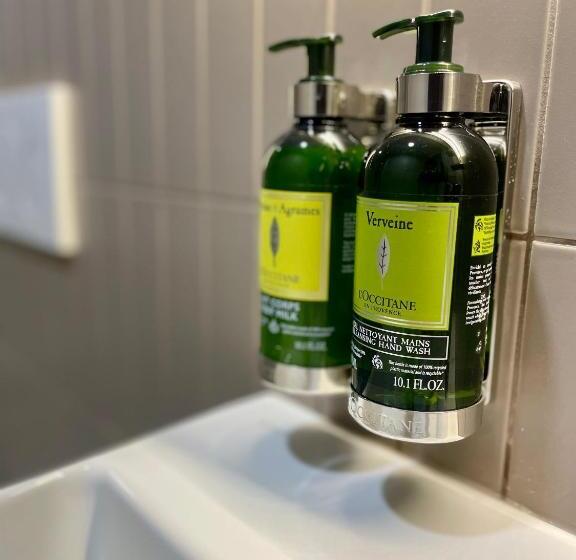 غرفة ديلوكس, Sklep 38