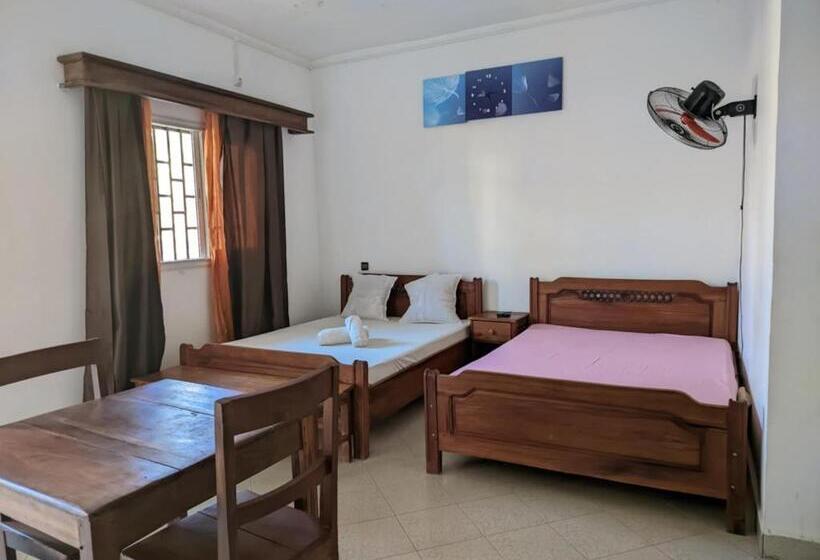اتاق خانوادگی, Annexe Raoof