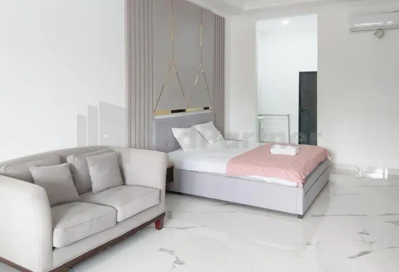 Deluxe-huone, Khayrizsan Premium Mitra Reddoorz