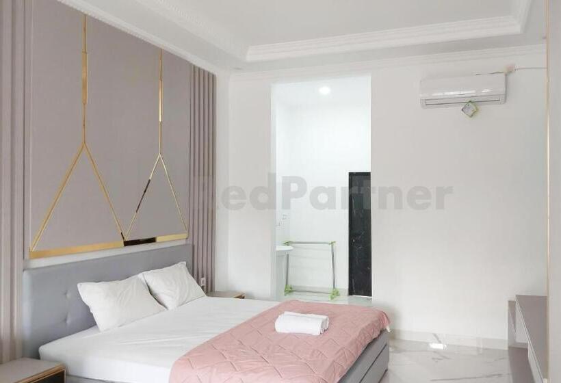 اتاق خانوادگی, Khayrizsan Premium Mitra Reddoorz