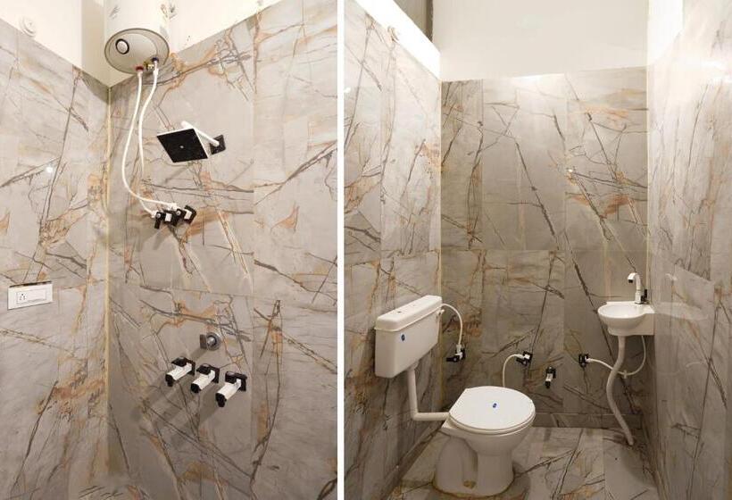 トリプルクラシックルーム, Oyo 82038 R G Farm House