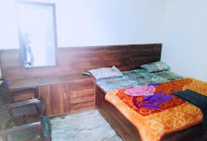 スタンダードルーム, Prince Tourist Lodge,fatehpur Sikri