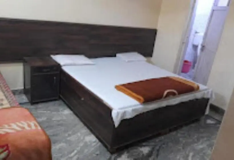 スタンダードルーム, Prince Tourist Lodge,fatehpur Sikri