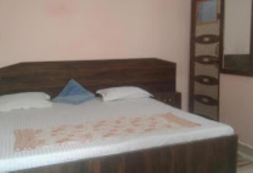 スタンダードルーム, Prince Tourist Lodge,fatehpur Sikri