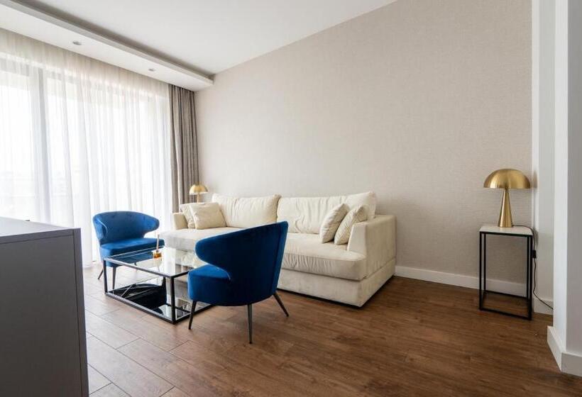 آپارتمان 2 خوابه, Kondina Suites