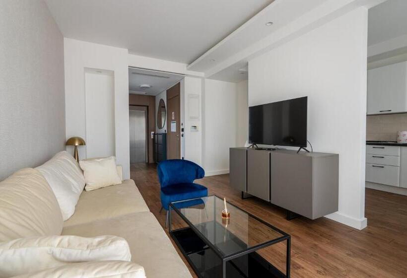 آپارتمان 2 خوابه, Kondina Suites