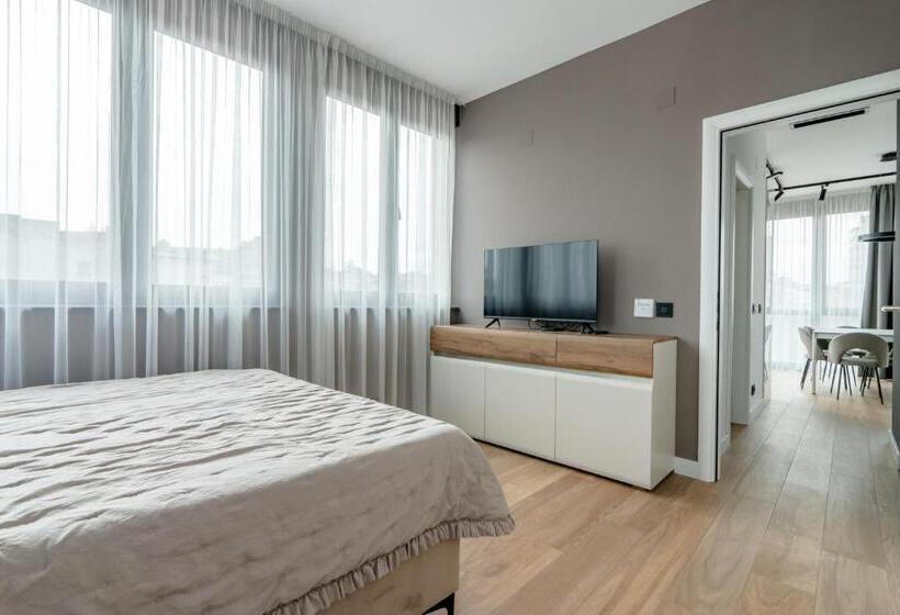 آپارتمان لوکس 1 خوابه, Kondina Suites