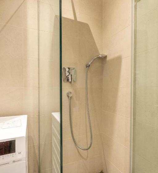 آپارتمان 2 خوابه, Kondina Suites