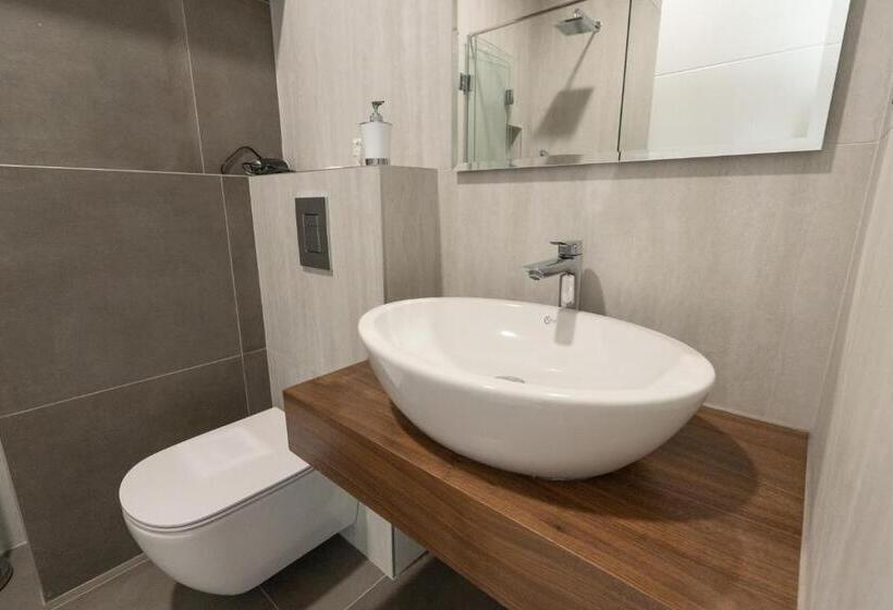 آپارتمان لوکس 1 خوابه, Kondina Suites