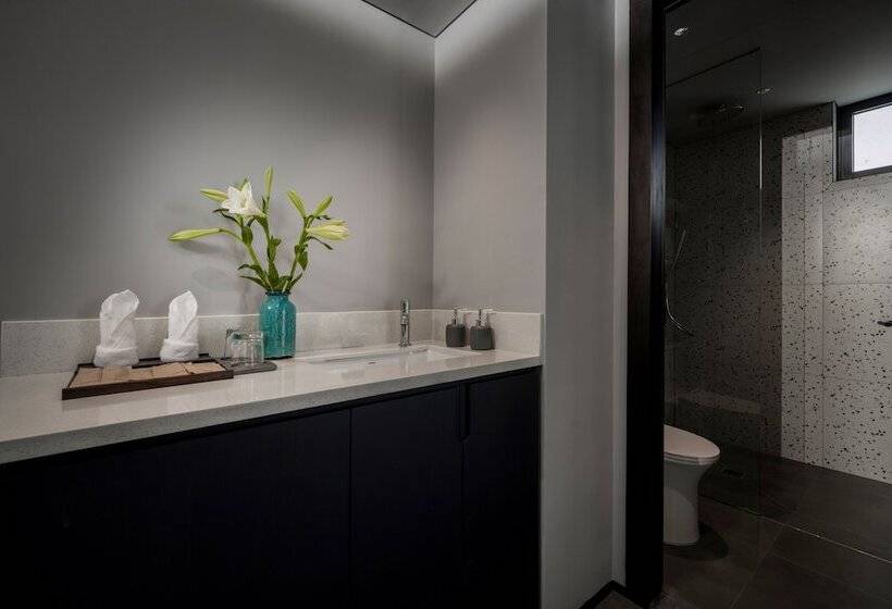 استودیوی لوکس, Thè Hem Hotel And Apartment