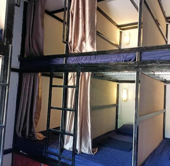 标准房带园景, Blue Zone Hostel