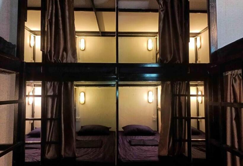 标准房带园景, Blue Zone Hostel