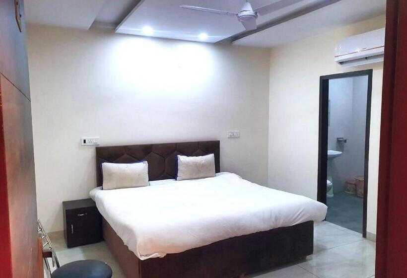 غرفة قياسية, Grand Park, Zirakpur