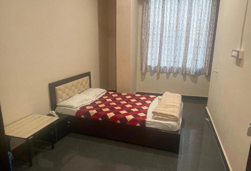 三人经典房间, Oyo Decent Inn