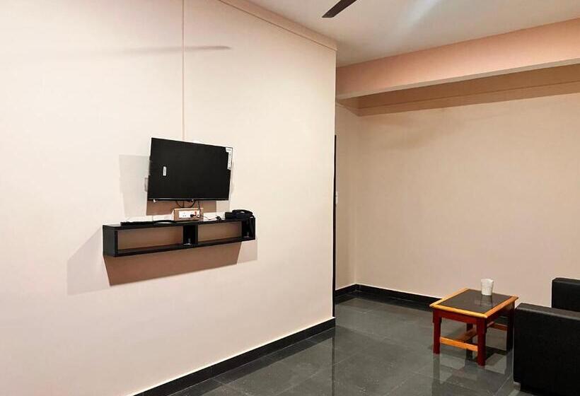 غرفة كلاسيكية ثلاثية, Oyo Decent Inn