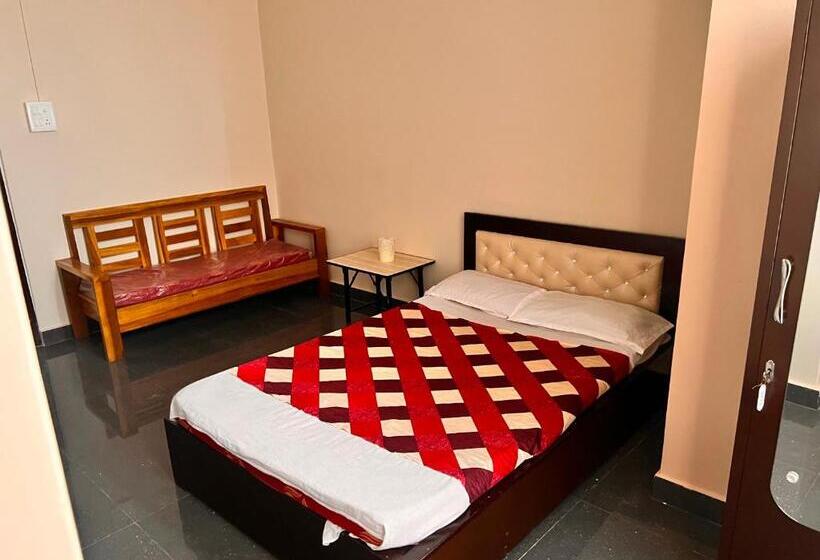 غرفة كلاسيكية ثلاثية, Oyo Decent Inn