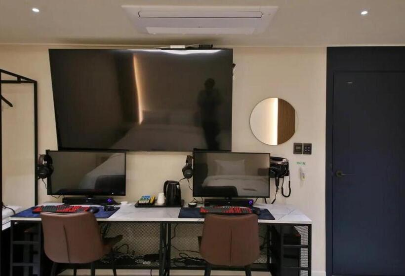 סוויטת 2 חדרי שינה, 141