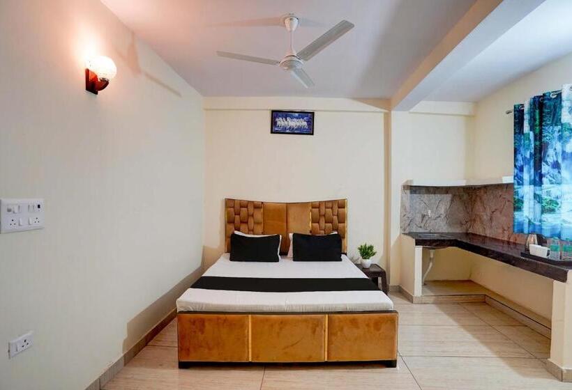 Трехместный Номер Классика, Oyo Hotel Vedant