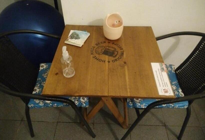 اتاق استاندارد چهارنفره با چشمانداز باغ, Hostal Green House