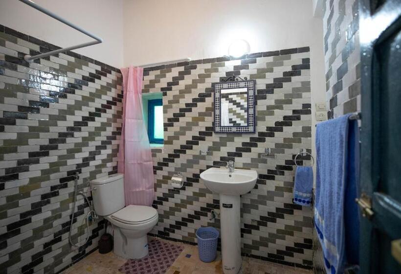 Camera Quadrupla Standard, Riad Fez Qamar