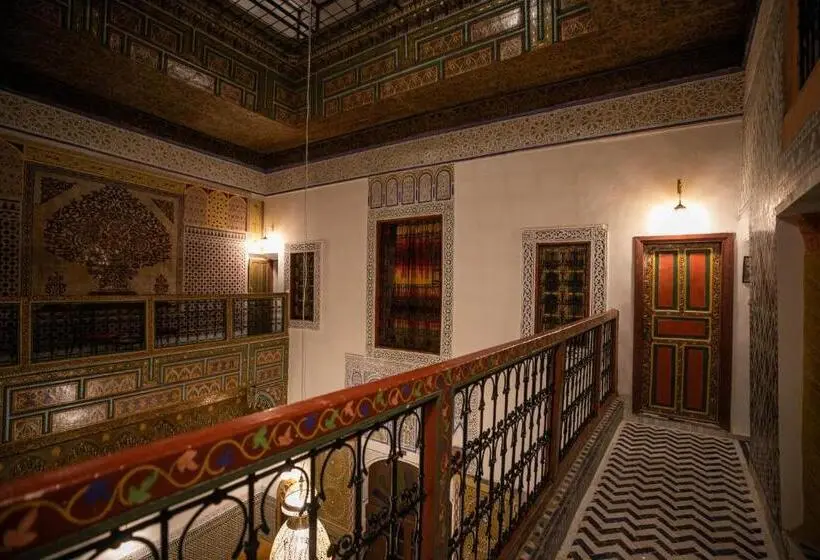اتاق استاندارد سه تخته با بالکن, Riad Fez Qamar