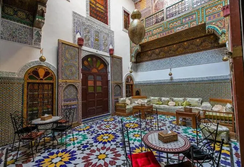 اتاق استاندارد سه تخته با بالکن, Riad Fez Qamar