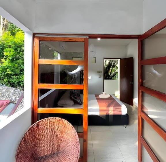 Номер Стандарт с Балконом, Santuario Tayrona Hostel