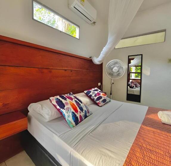 Номер Стандарт с Балконом, Santuario Tayrona Hostel