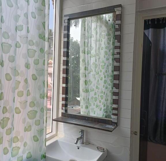 חדר דחוקס עם מיטת קינג, Arnnapurna Hotel & Resort