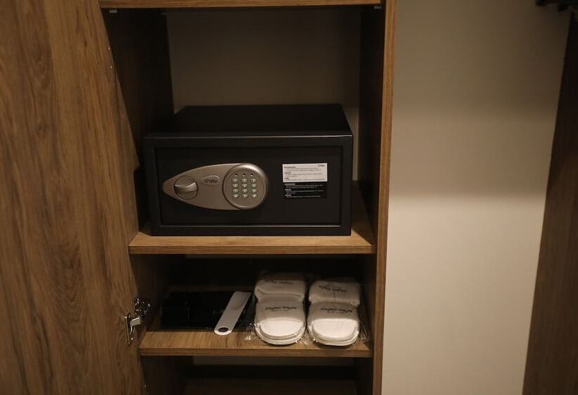 اتاق لوکس, Eighty Eight Deluxe Hotel & Spa