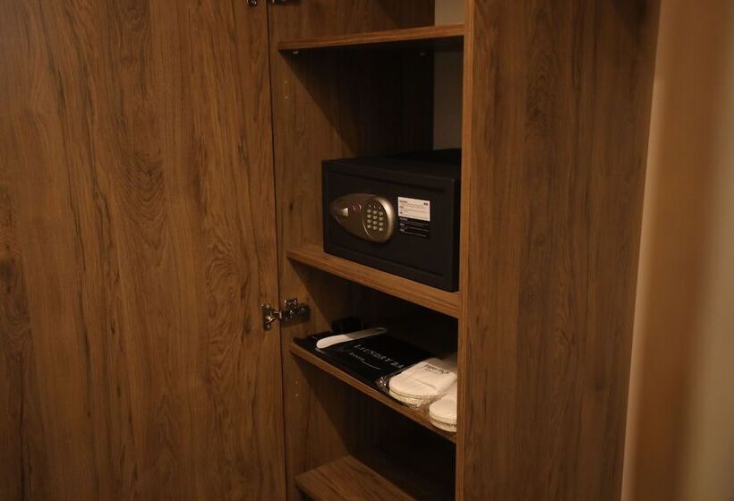 اتاق استاندارد, Eighty Eight Deluxe Hotel & Spa