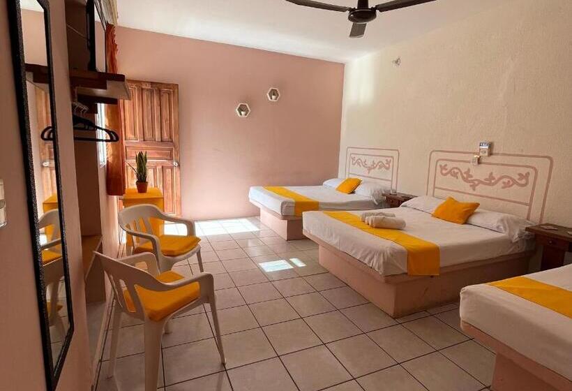 スタンダードトリプルルーム, Habitación Hotel El Almirante