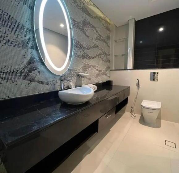 דירת שלושה חדרים, Damac Towers Riyadh