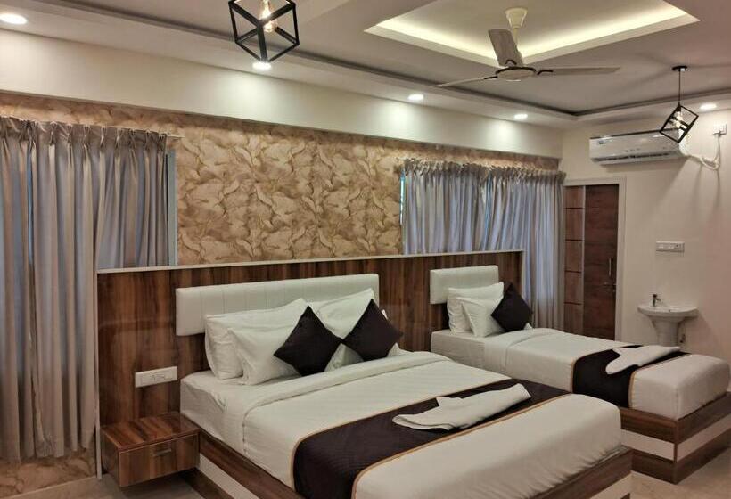 Трехместный Номер Базовый, Orchid Inn