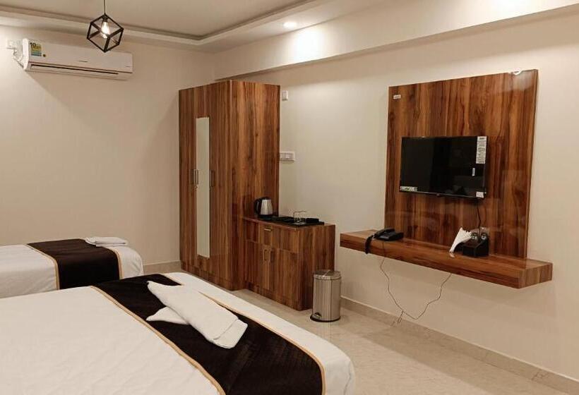 Трехместный Номер Базовый, Orchid Inn