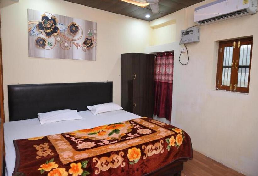 スタンダードルーム, Anjaneya Dham Guest House
