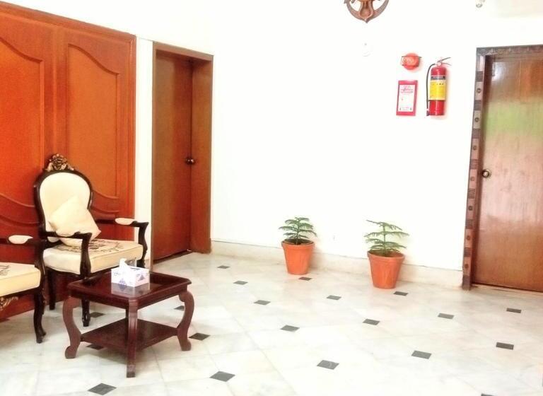 اتاق لوکس, Galaxy Ambassador Guest House Islamabad