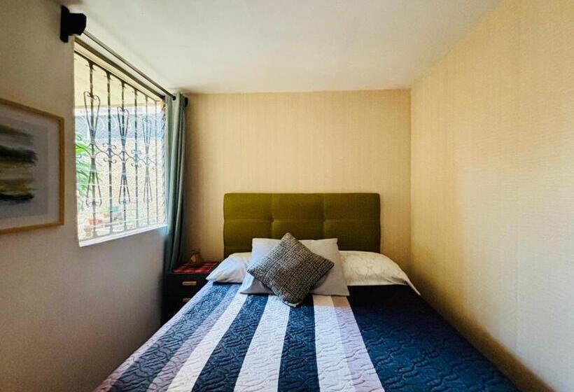 اتاق لوکس, Nomad House