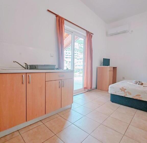 آپارتمان 1 خوابه, Rooms And Apartments Matuško