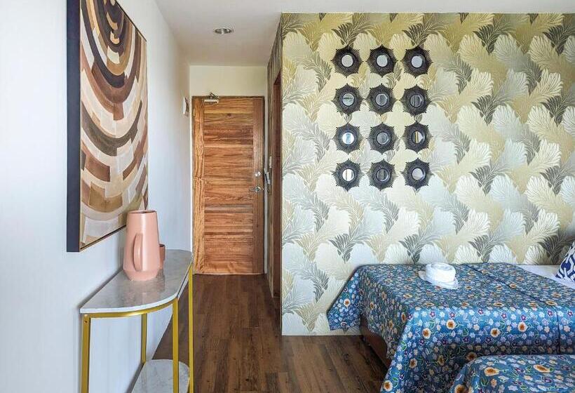 اتاق لوکس با چشمانداز دریا, Ponderosa Golf And Resort