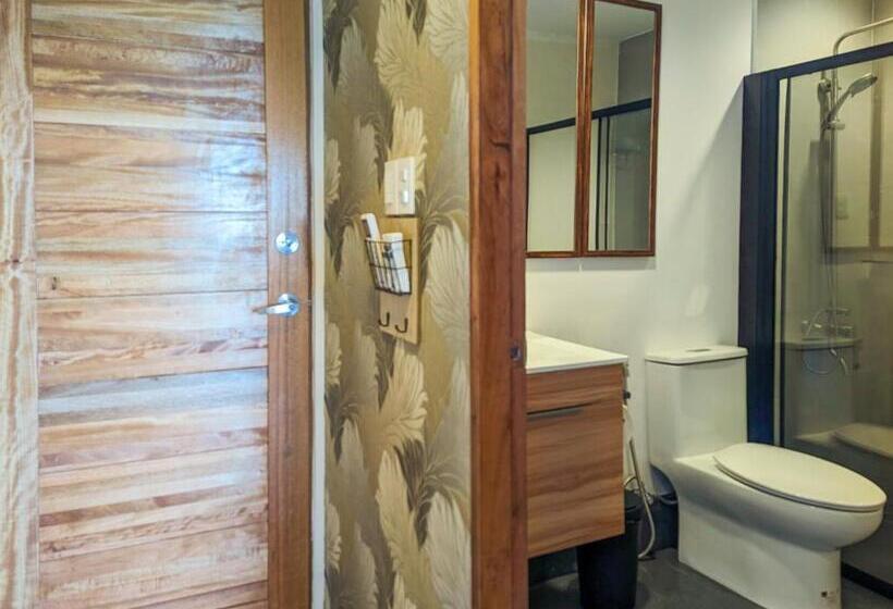 اتاق لوکس با چشمانداز دریا, Ponderosa Golf And Resort