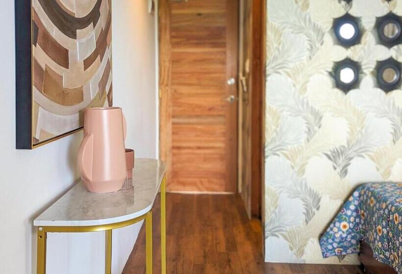 اتاق لوکس با چشمانداز دریا, Ponderosa Golf And Resort