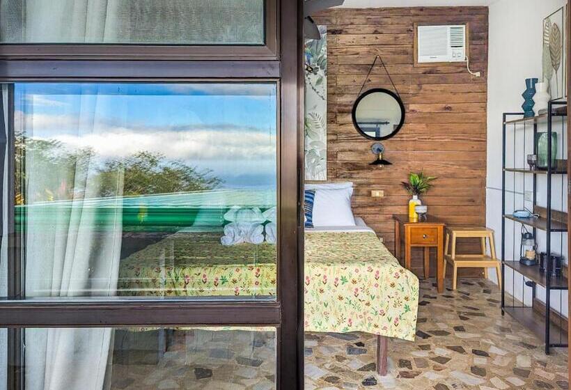 اتاق اساندارد با چشمانداز جانبی به دریا, Ponderosa Golf And Resort