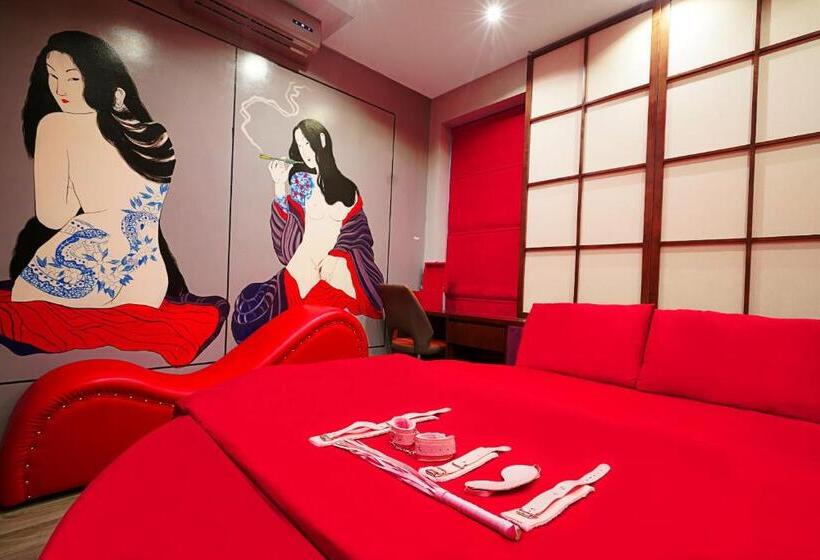 اتاق لوکس با تخت بزرگ, 69 Boutique By Minova