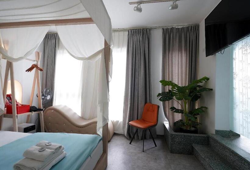 اتاق استاندارد با وان آب گرم, 69 Boutique By Minova